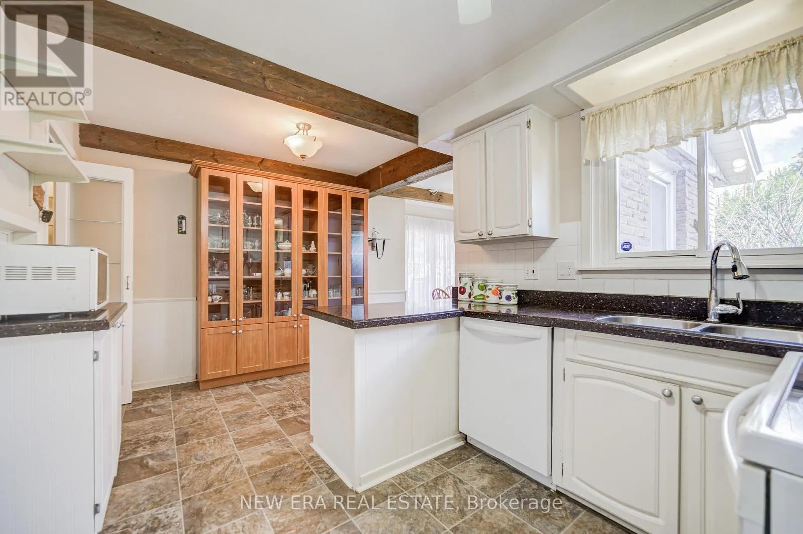 5 BURNHAMILL PLACE