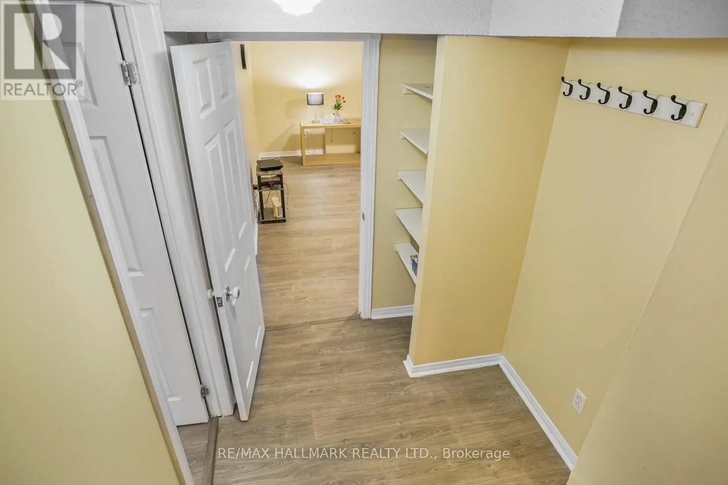 LOWER - 2112 TRUSCOTT DRIVE