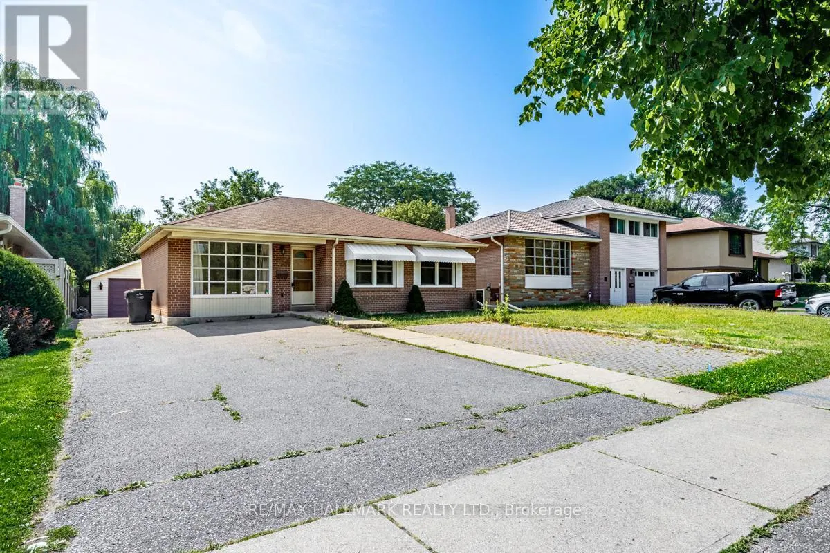 LOWER - 2112 TRUSCOTT DRIVE