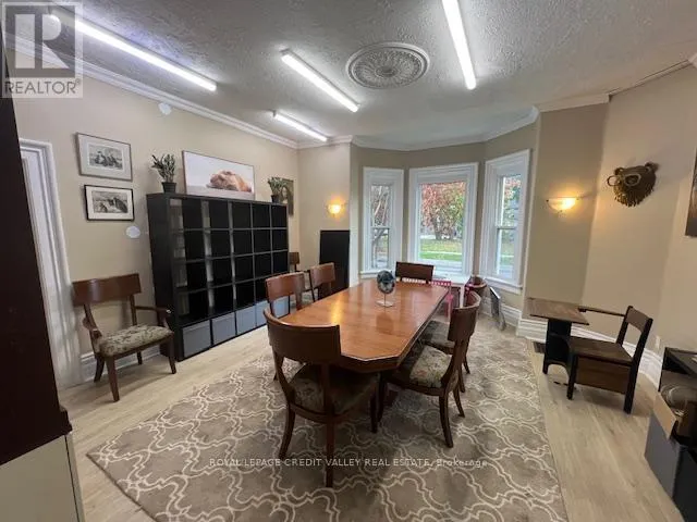 1 - 266 MAIN STREET N