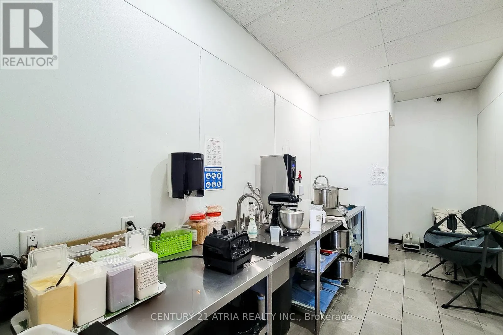 3450 DUNDAS STREET E
