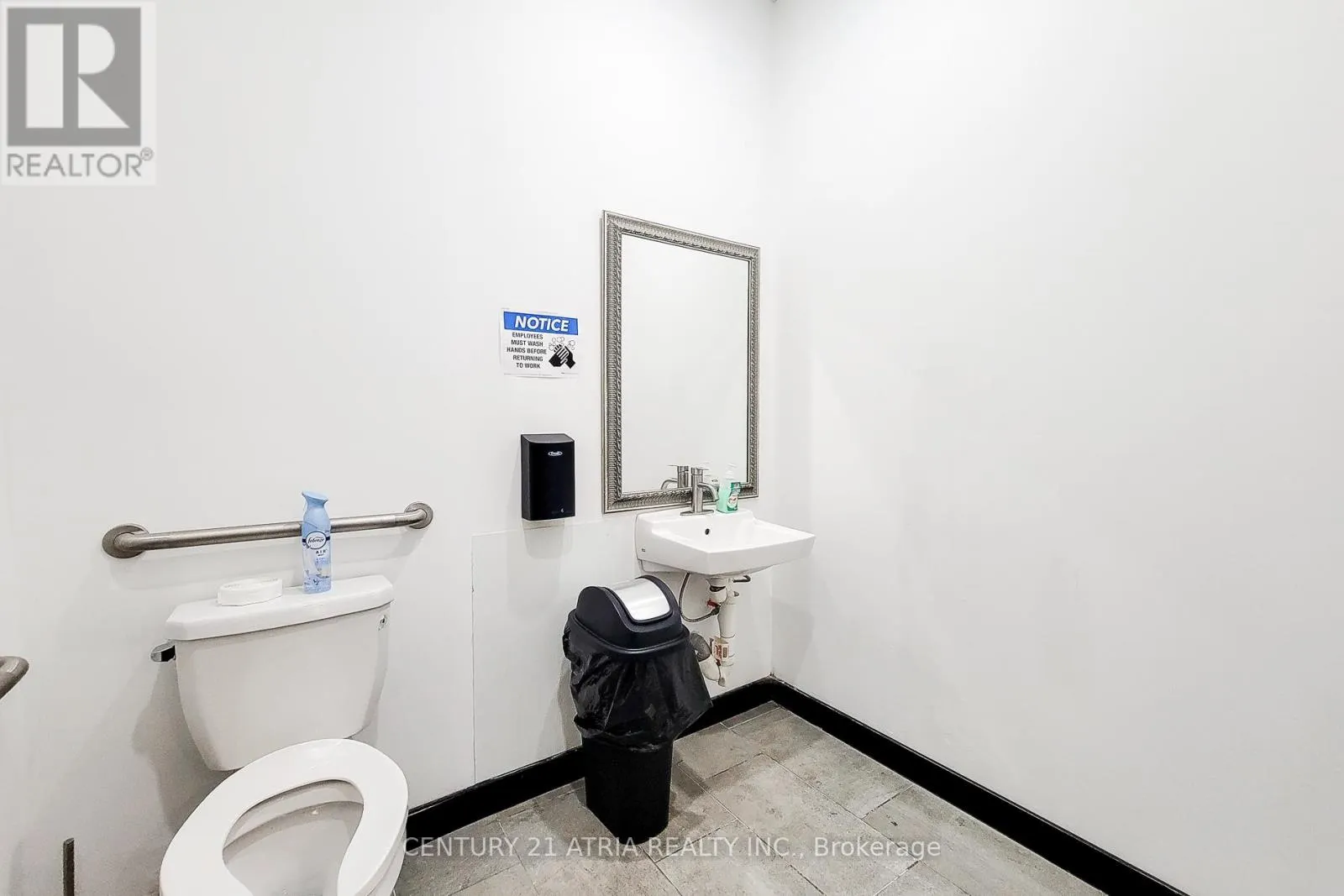 3450 DUNDAS STREET E