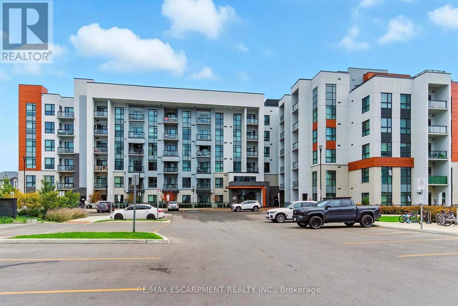 404 - 470 GORDON KRANTZ AVENUE