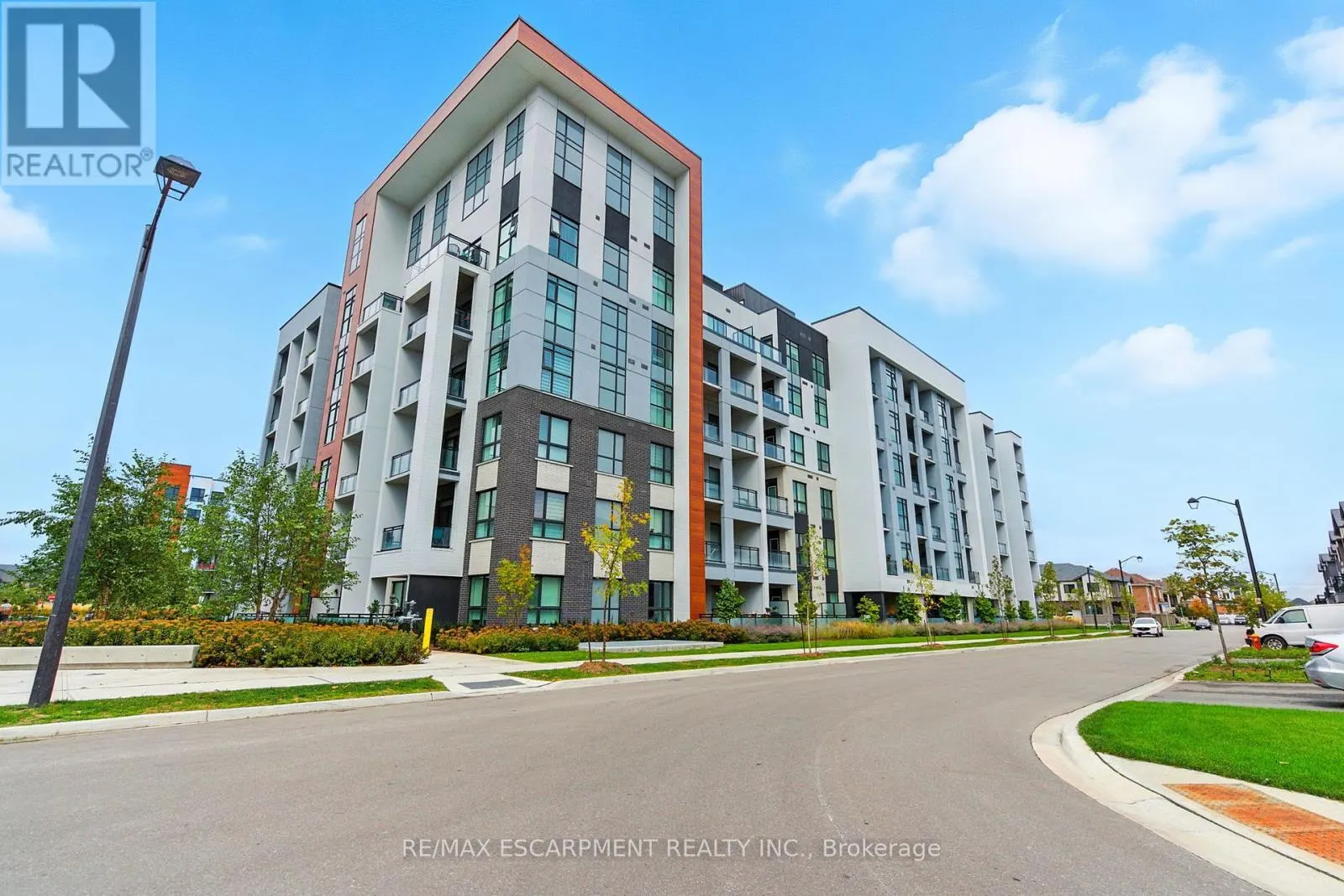 404 - 470 GORDON KRANTZ AVENUE
