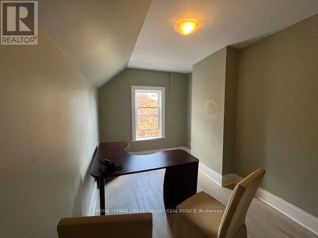 3 - 266 MAIN STREET N