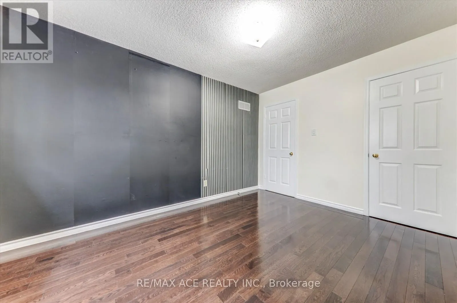 475 WALLENBERG CRESCENT