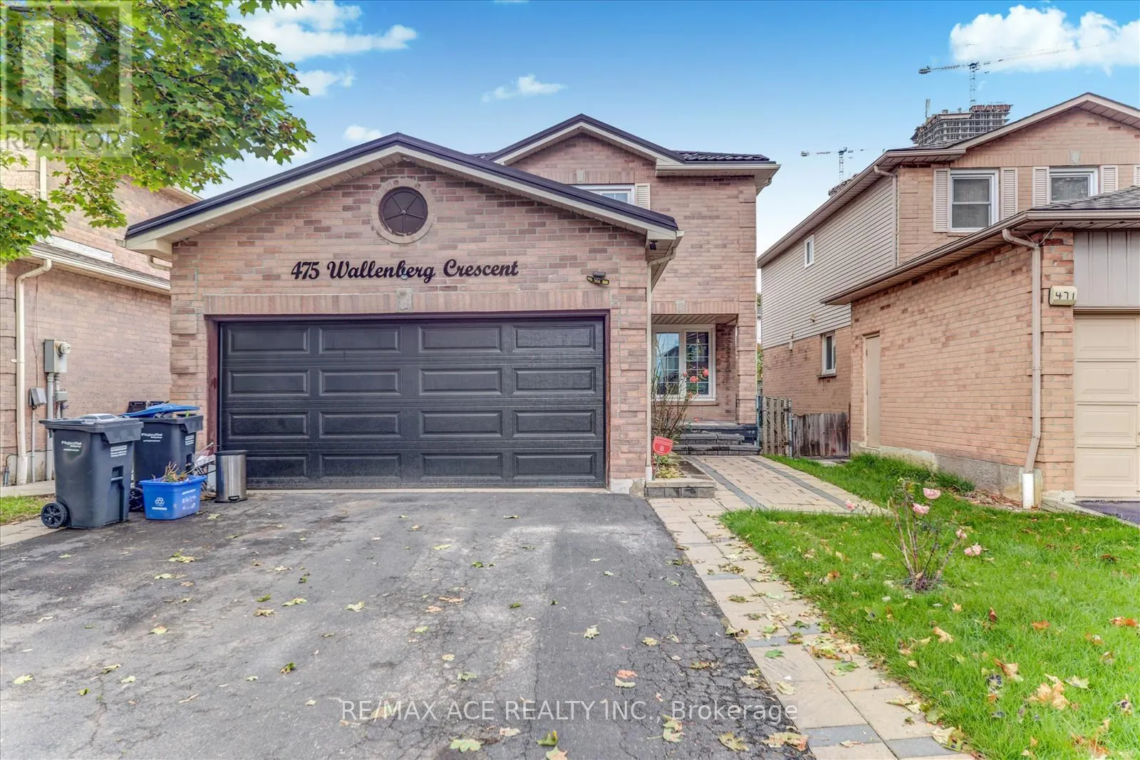 475 WALLENBERG CRESCENT