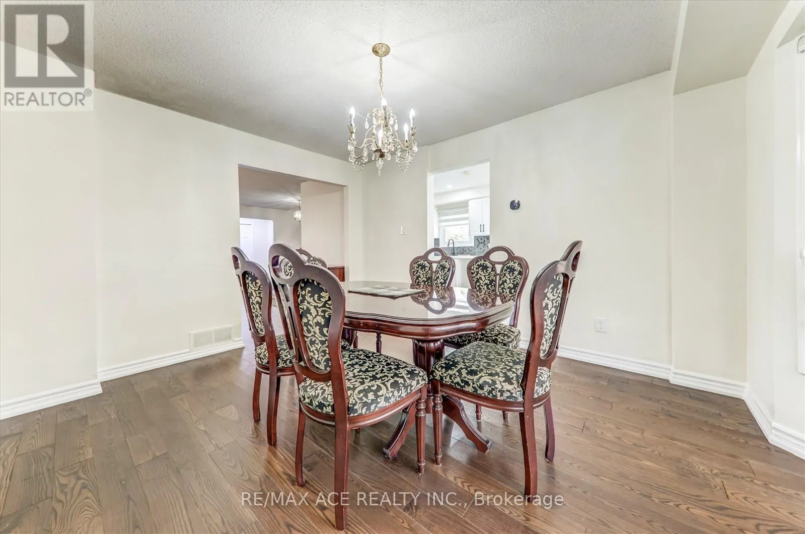 475 WALLENBERG CRESCENT