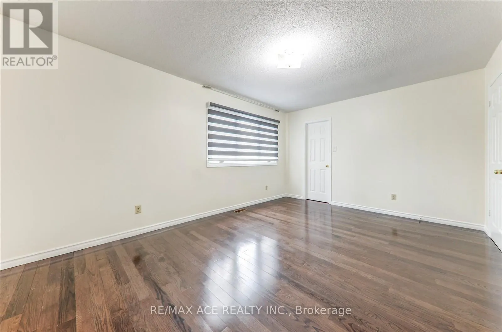 475 WALLENBERG CRESCENT