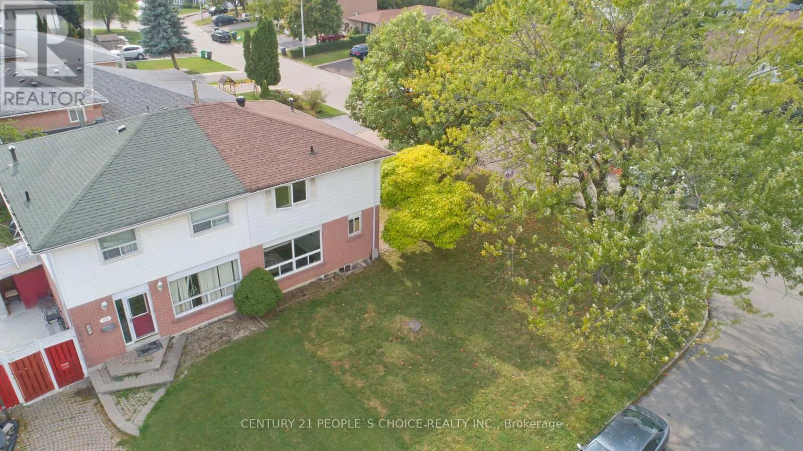 82 DAVENPORT CRESCENT