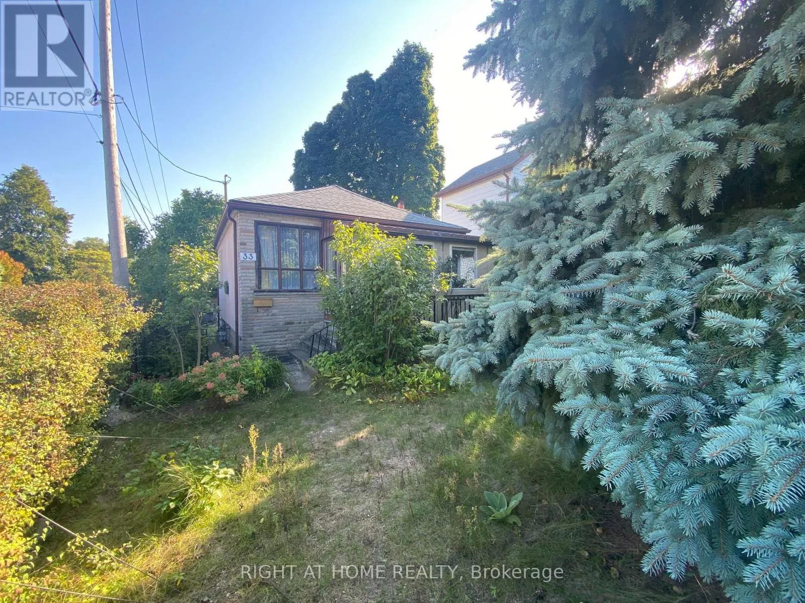 33 WANISKA AVENUE
