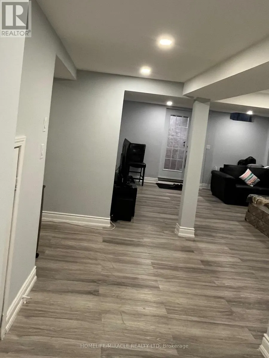 24 ROUNDSTONE DRIVE