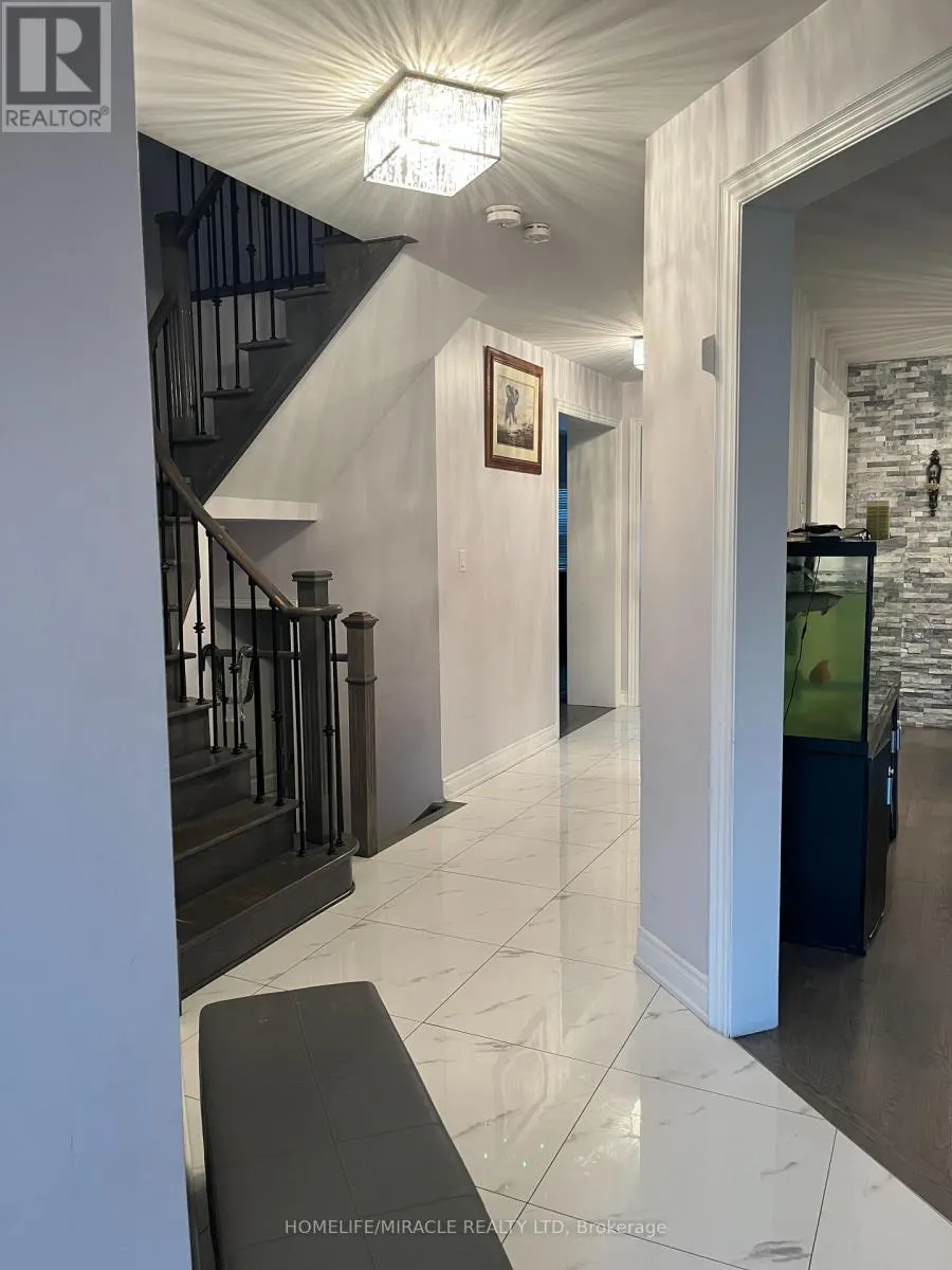 24 ROUNDSTONE DRIVE