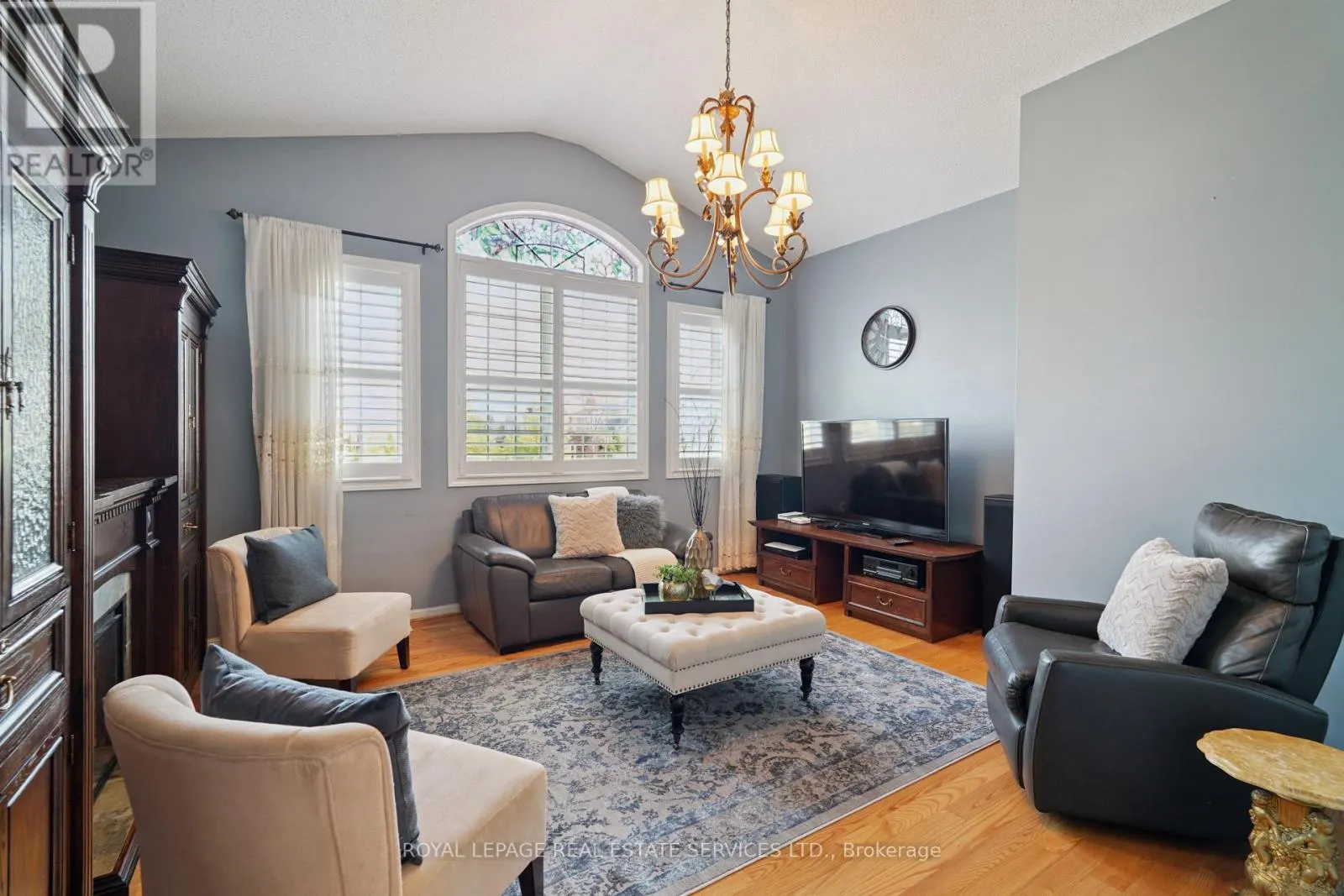 641 SYMONS CROSS