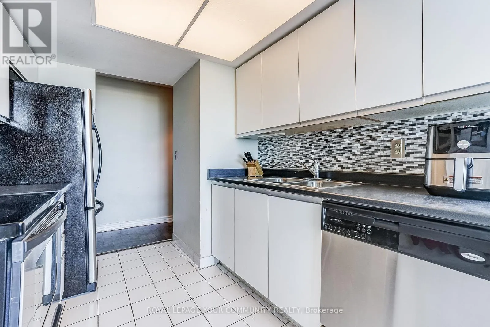 1208 - 350 WEBB DRIVE