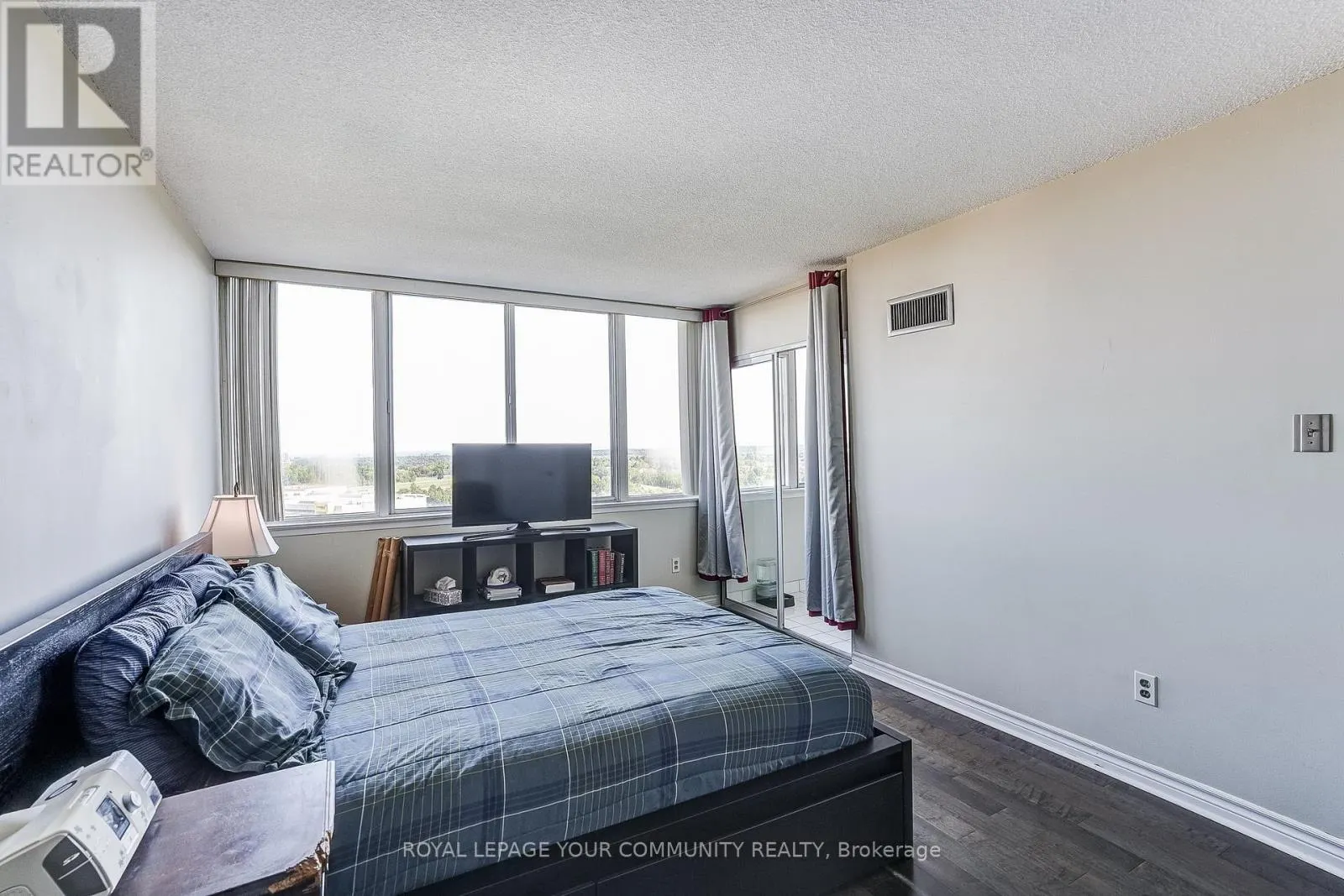 1208 - 350 WEBB DRIVE