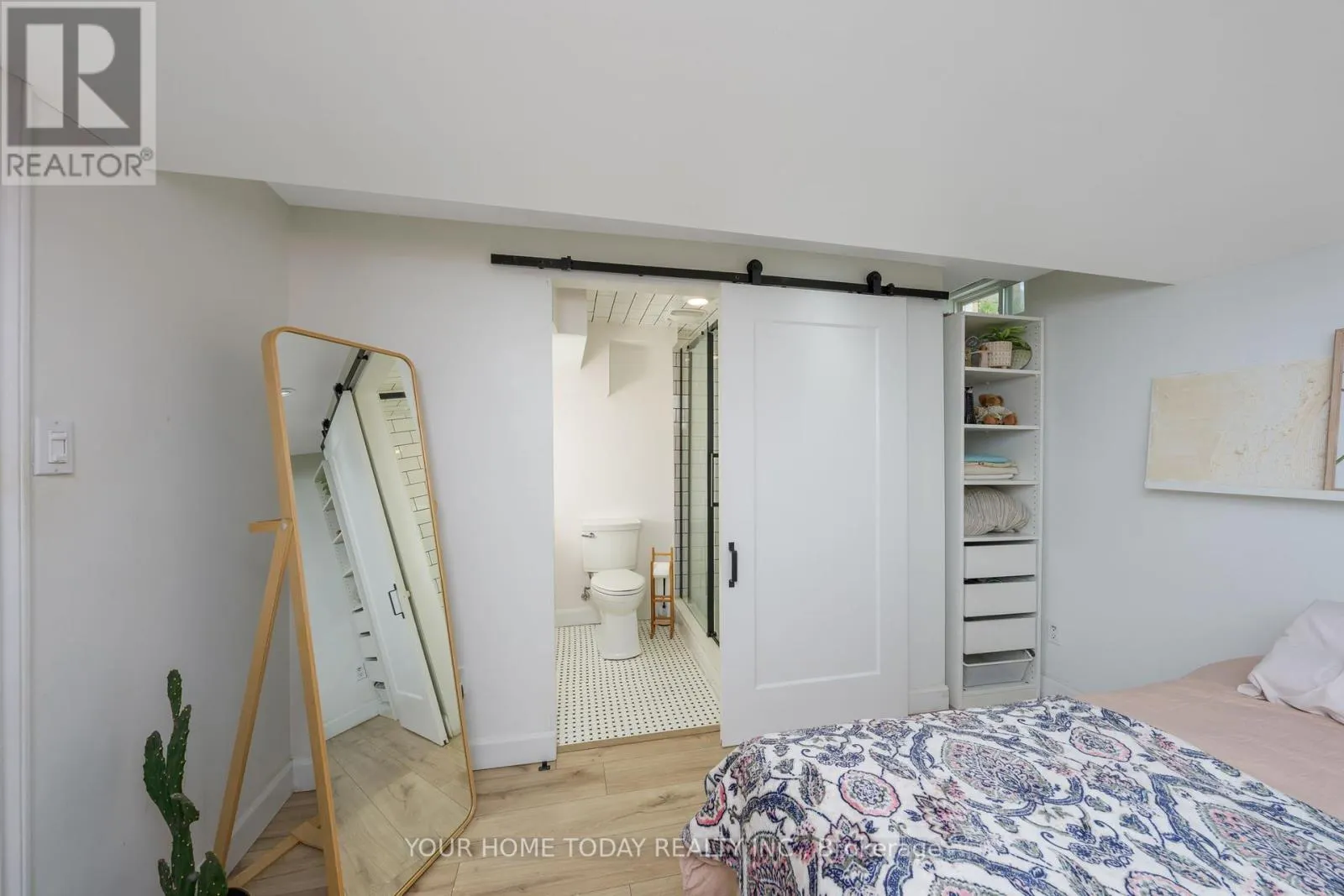 42 BONNETTE STREET