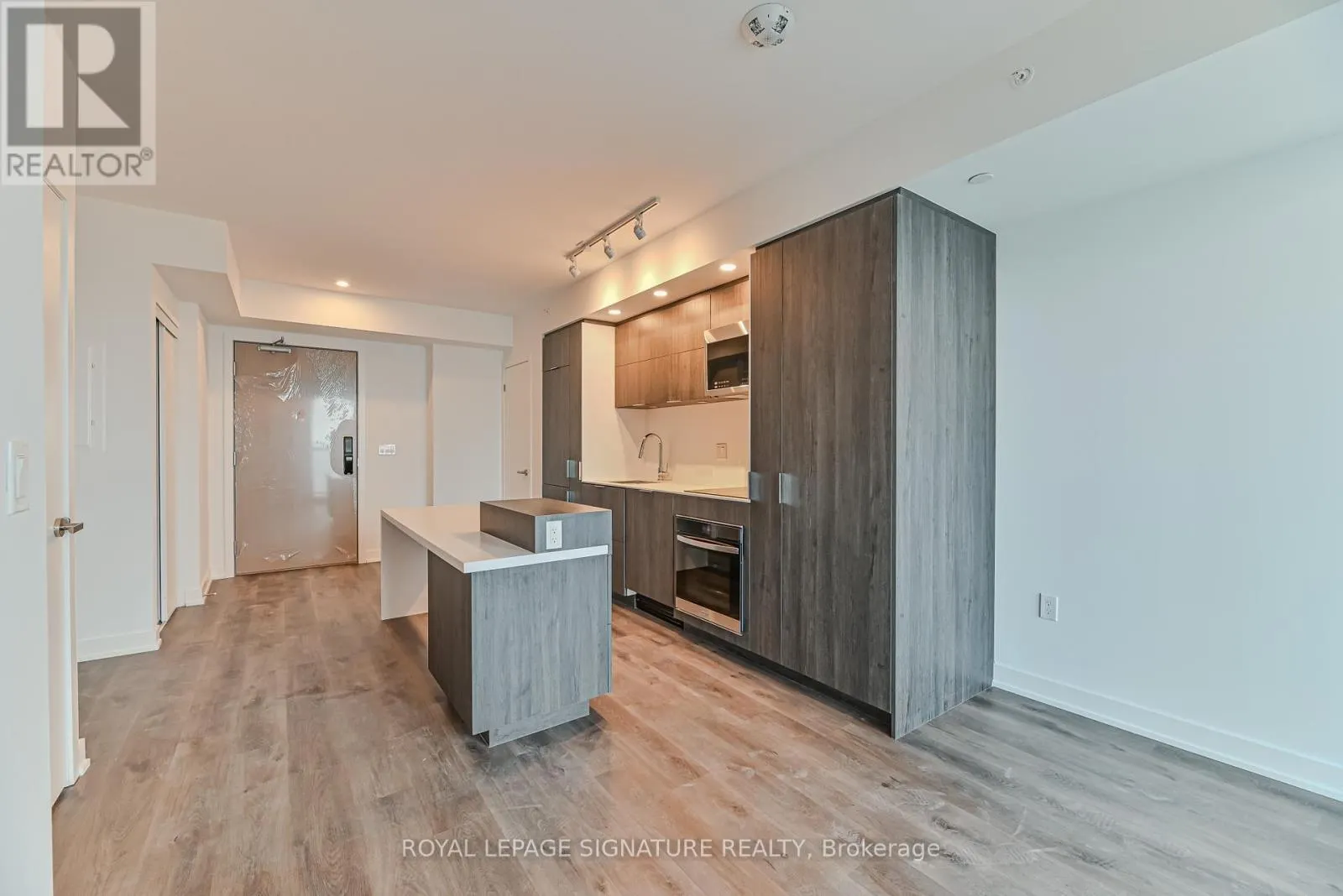 1606 - 370 MARTHA STREET