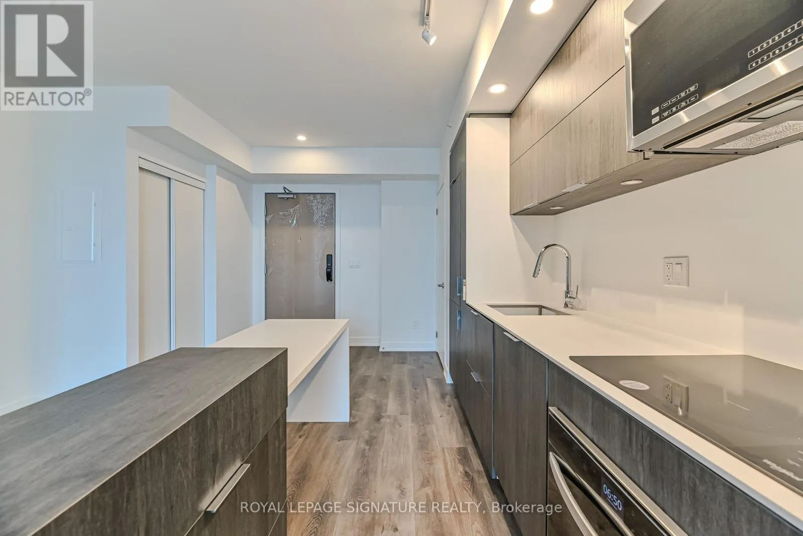 1606 - 370 MARTHA STREET