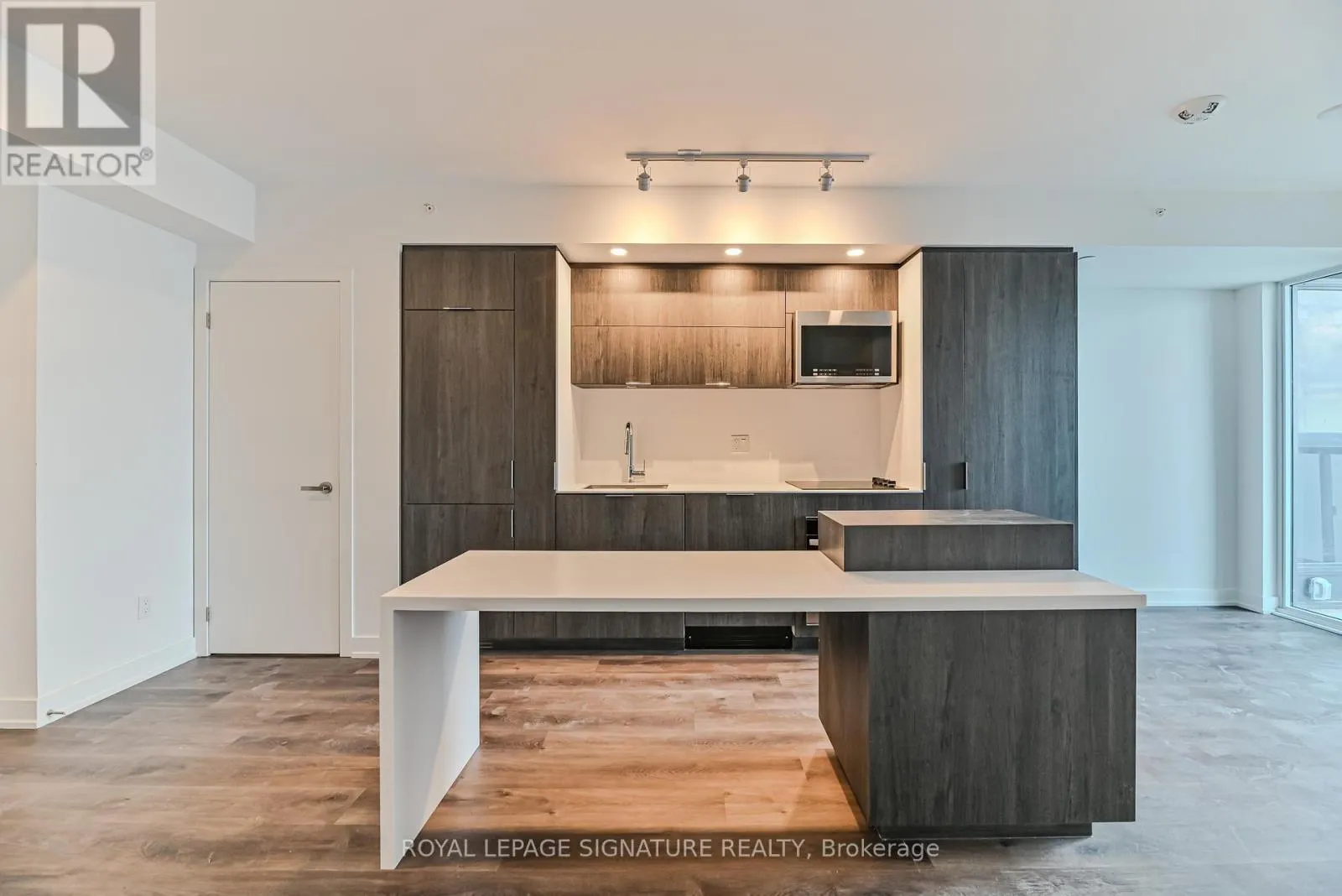 1606 - 370 MARTHA STREET