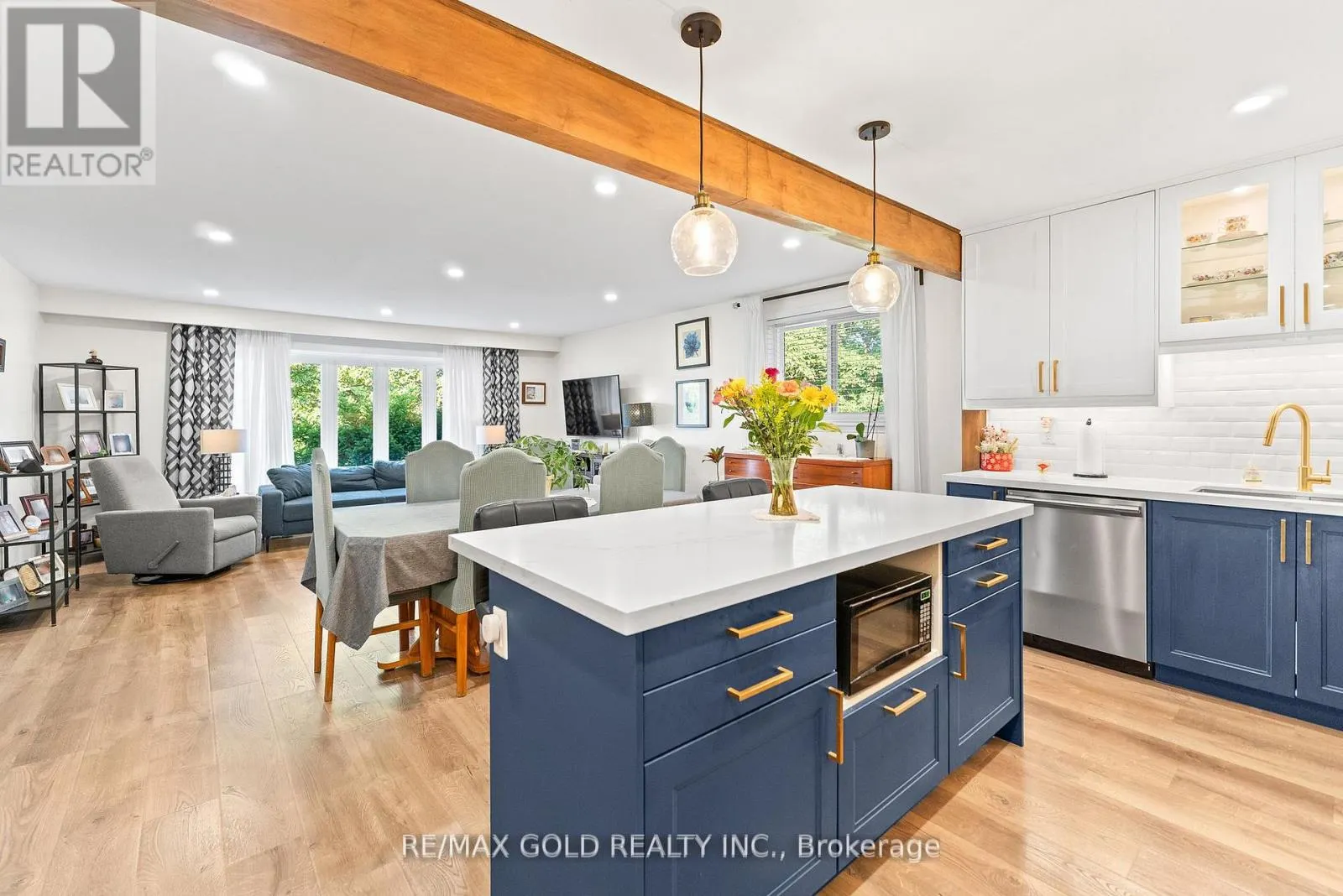 1 GREENBRIAR ROAD