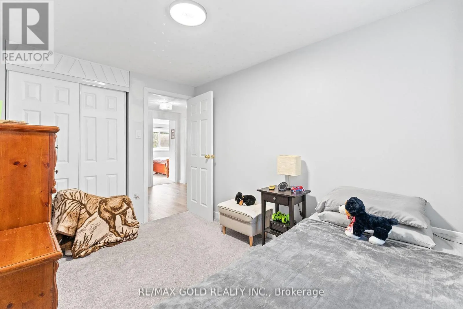 1 GREENBRIAR ROAD