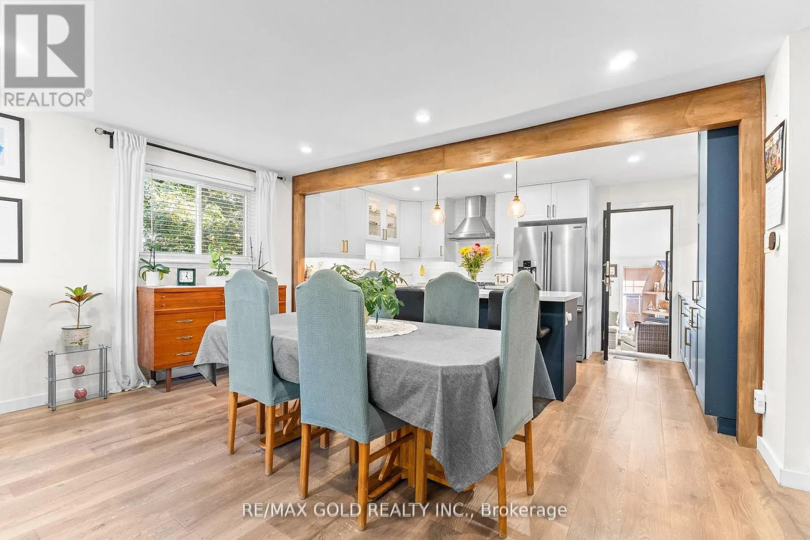 1 GREENBRIAR ROAD