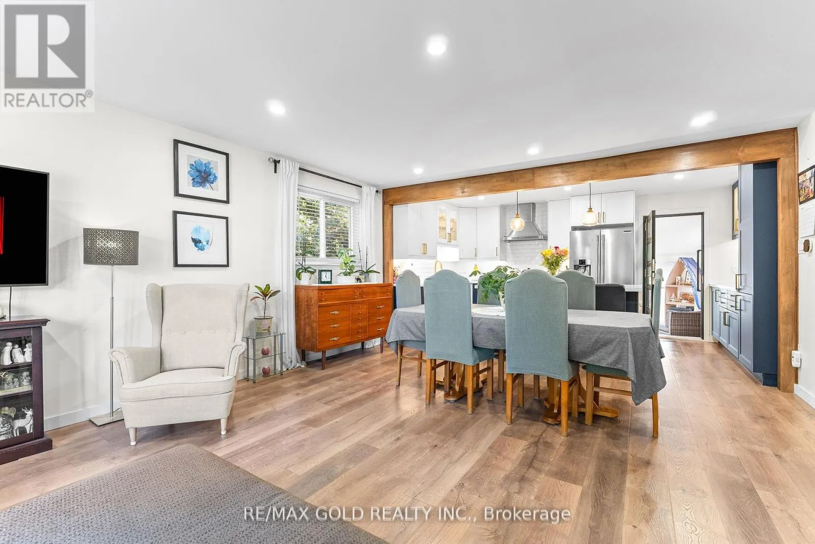 1 GREENBRIAR ROAD