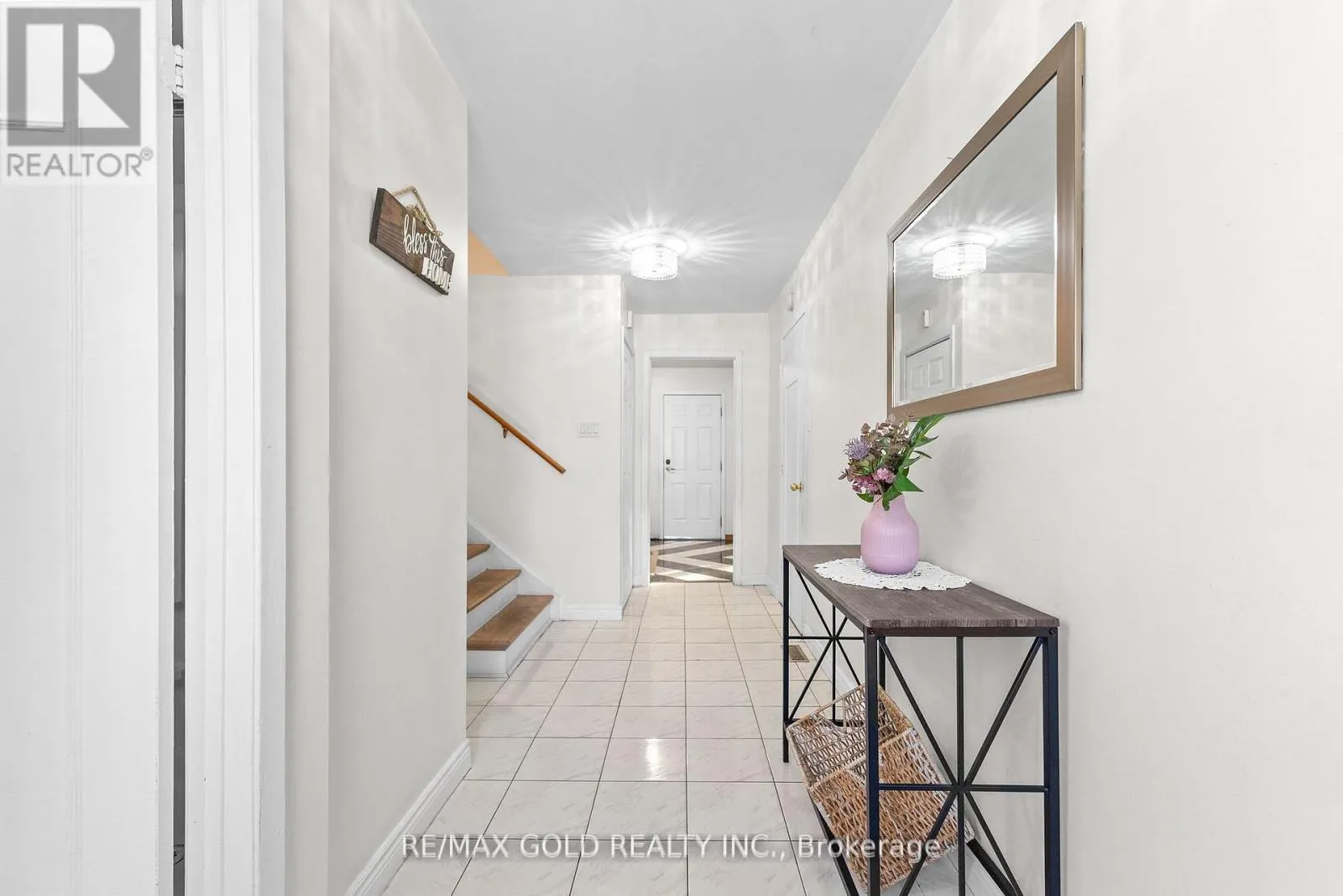1 GREENBRIAR ROAD