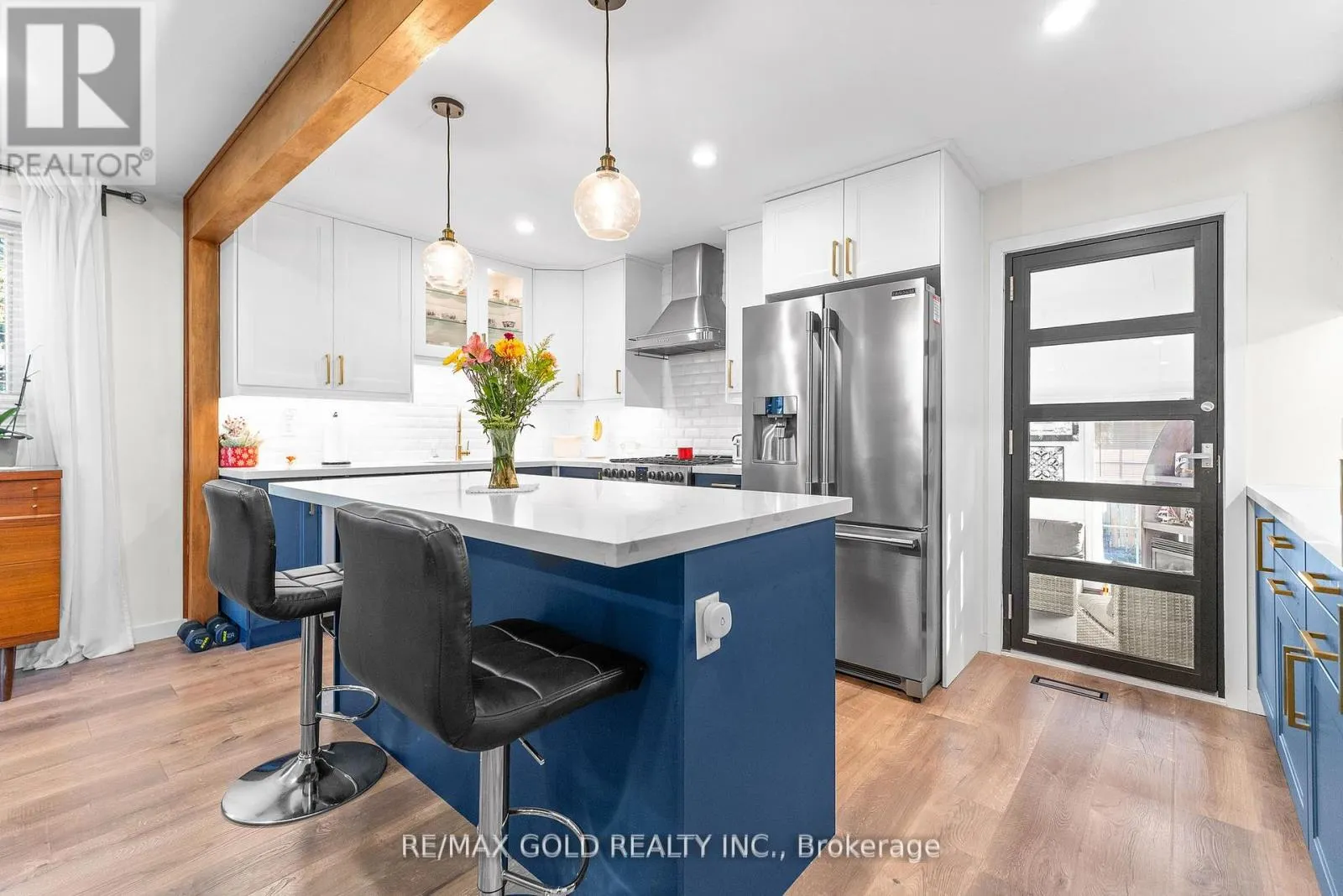 1 GREENBRIAR ROAD