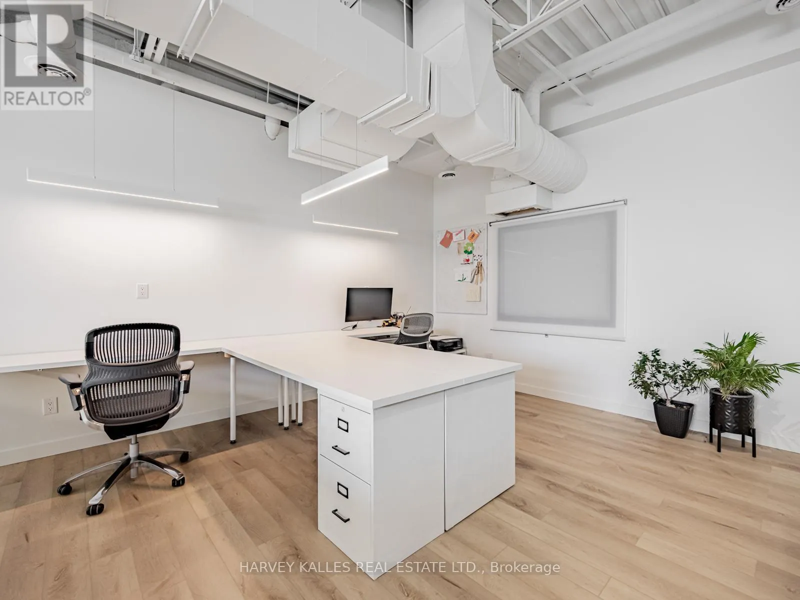 57 - 1215 QUEENSWAY E