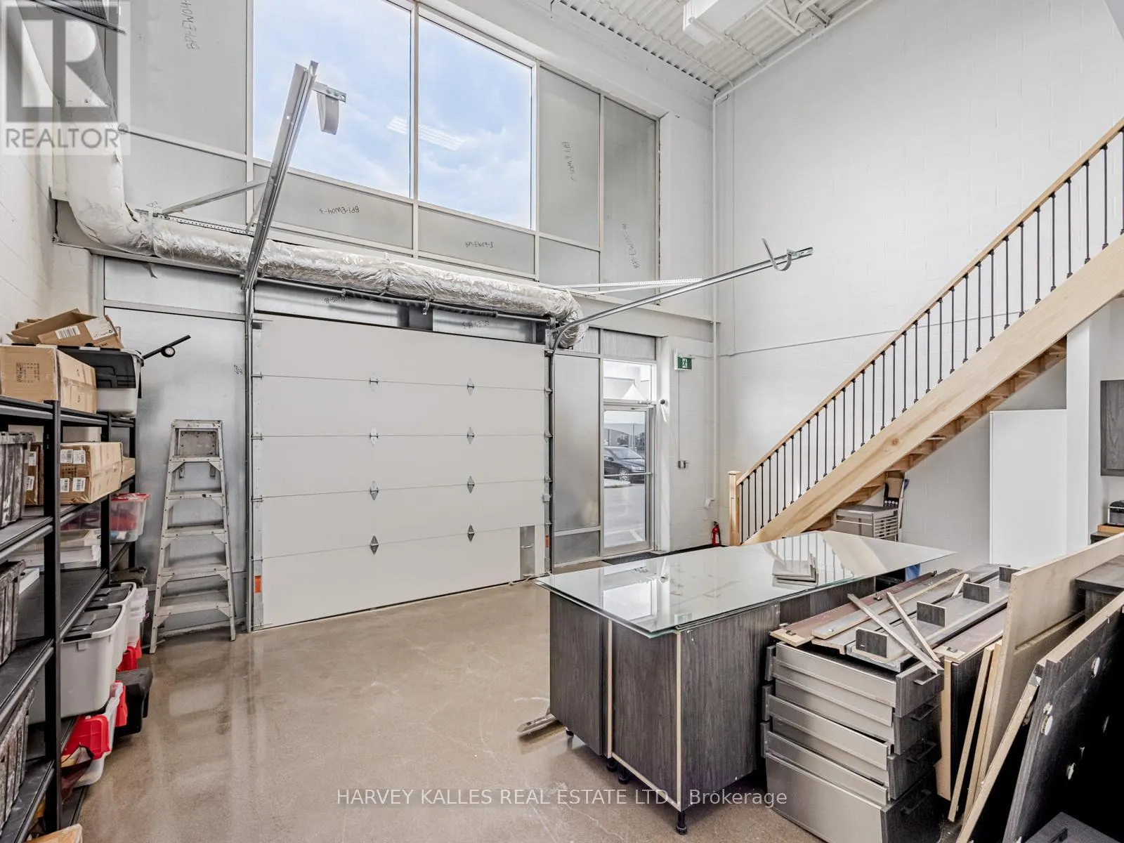 57 - 1215 QUEENSWAY E