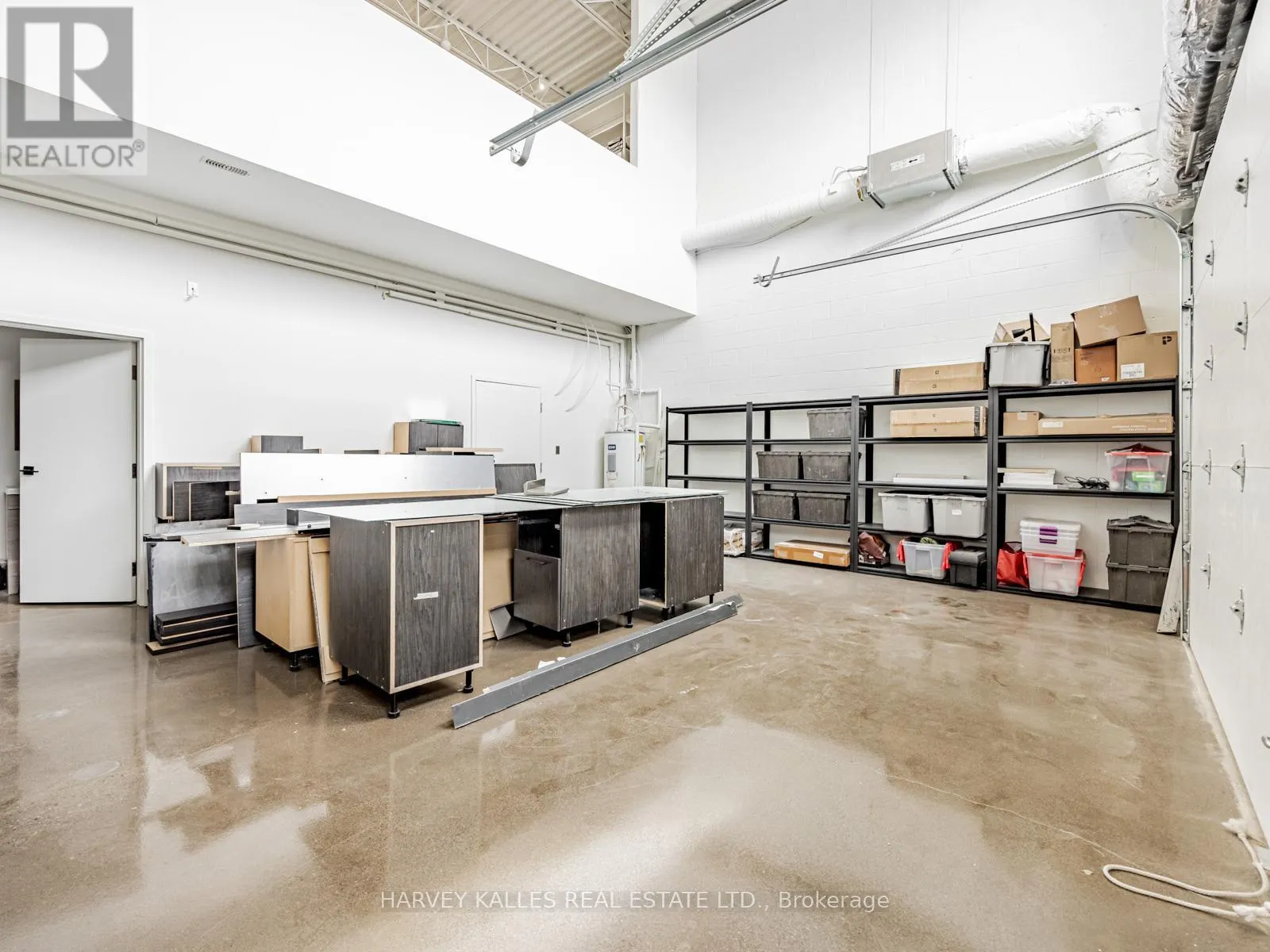 57 - 1215 QUEENSWAY E