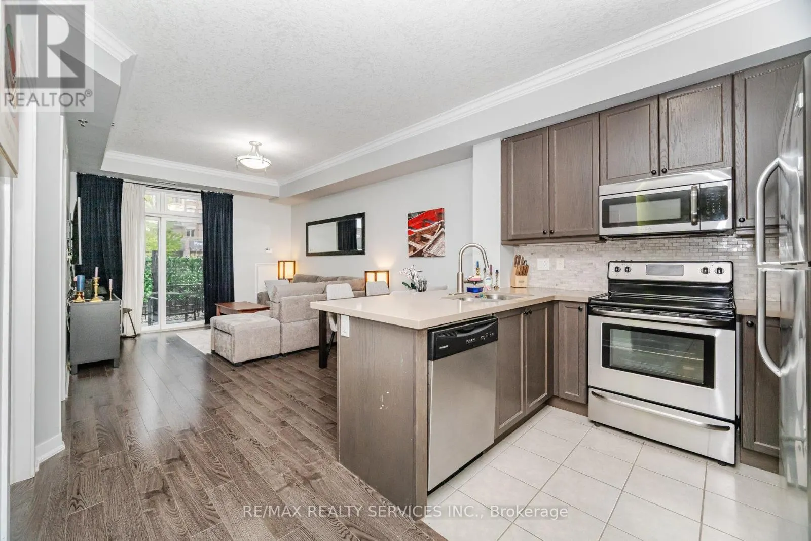 112 - 5317 UPPER MIDDLE ROAD