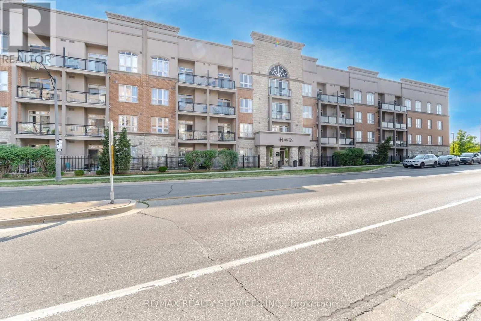 112 - 5317 UPPER MIDDLE ROAD