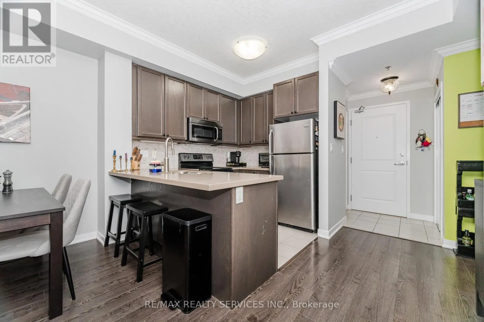 112 - 5317 UPPER MIDDLE ROAD
