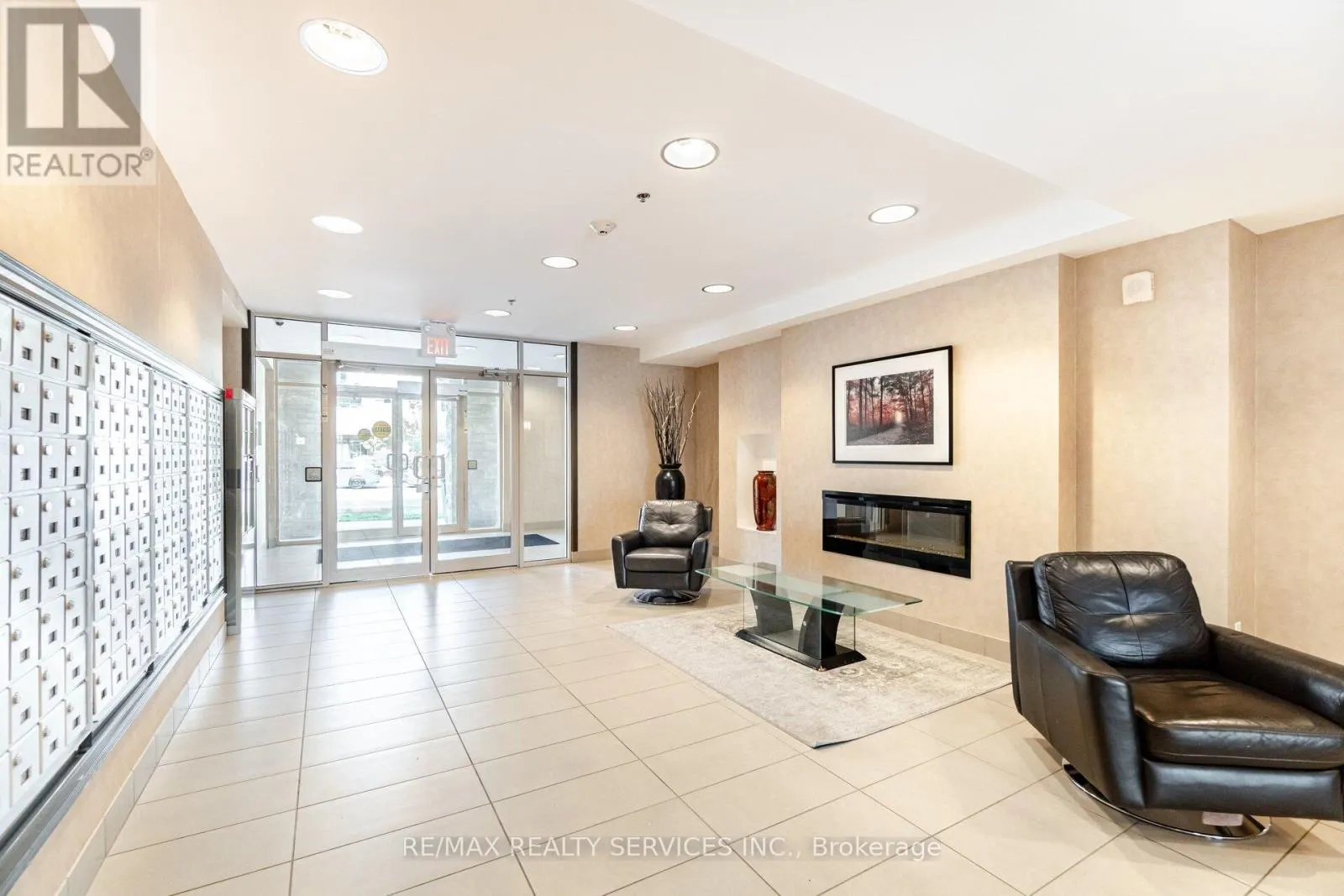 112 - 5317 UPPER MIDDLE ROAD