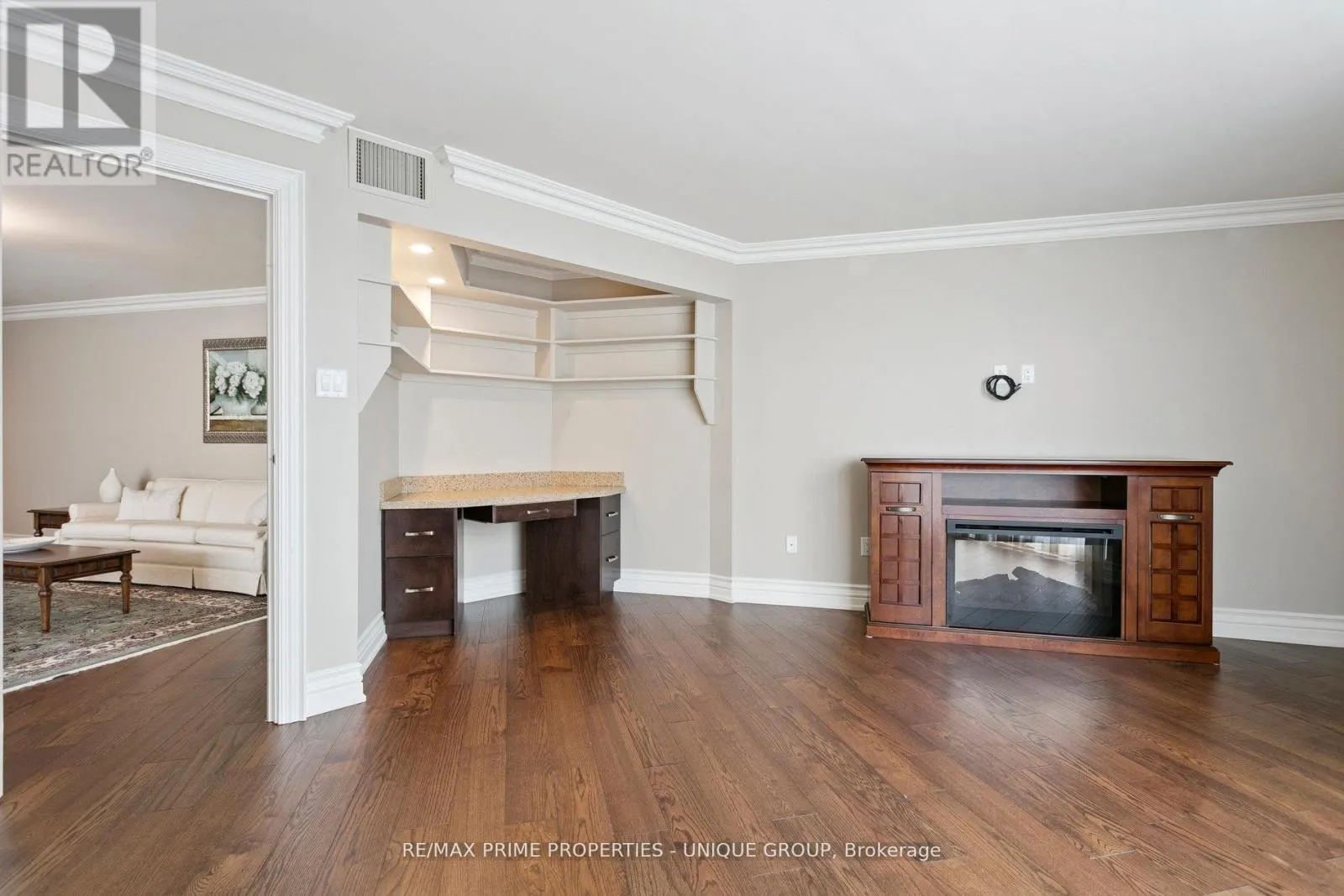 405 - 2010 ISLINGTON AVENUE