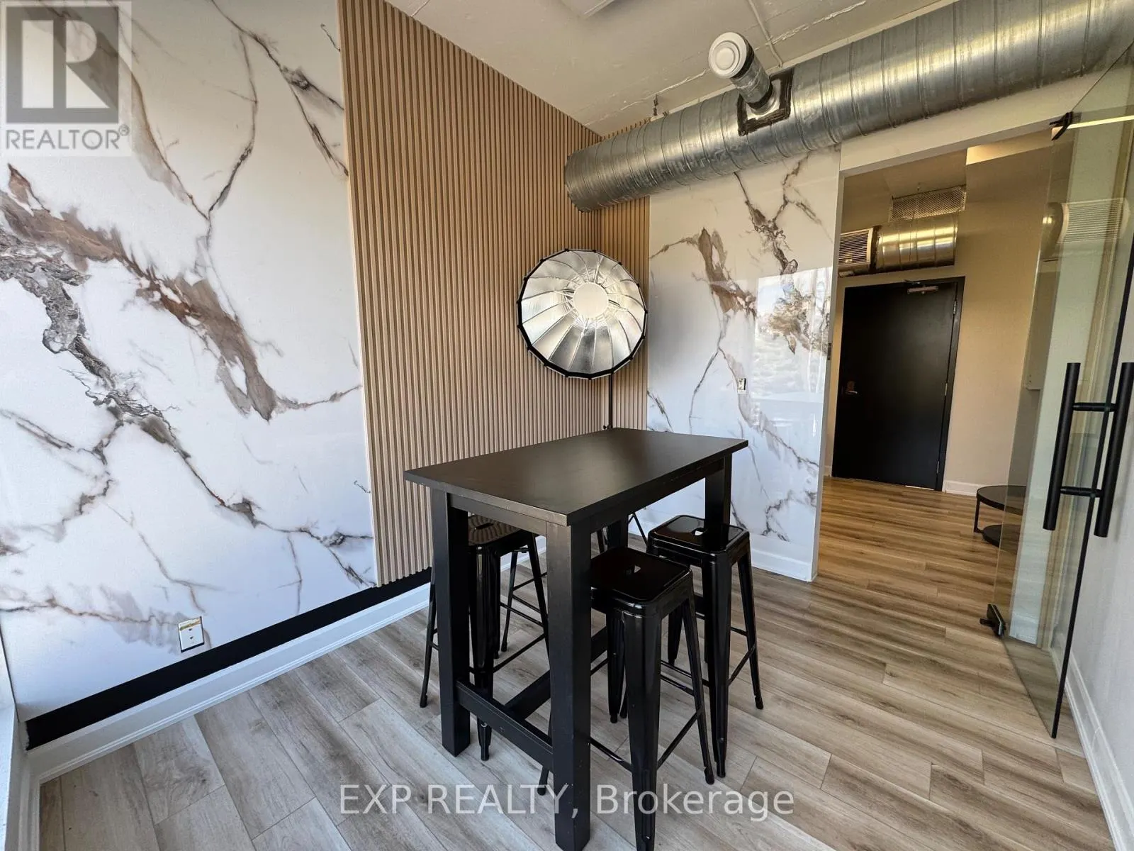 200-#3 - 230 LAKESHORE ROAD E