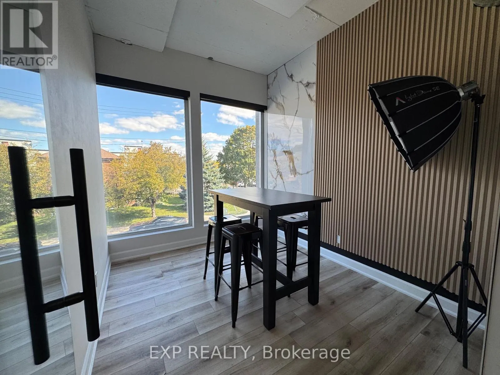 200-#3 - 230 LAKESHORE ROAD E