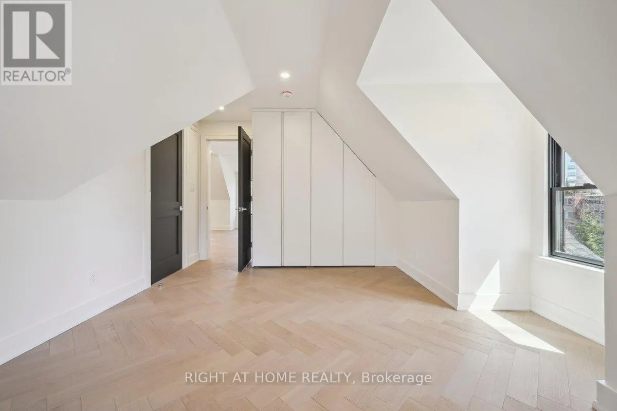 2187 LAKESHORE ROAD
