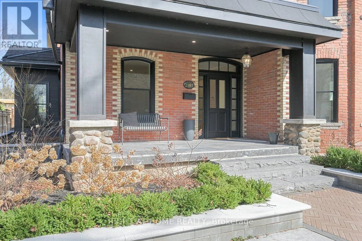 2187 LAKESHORE ROAD
