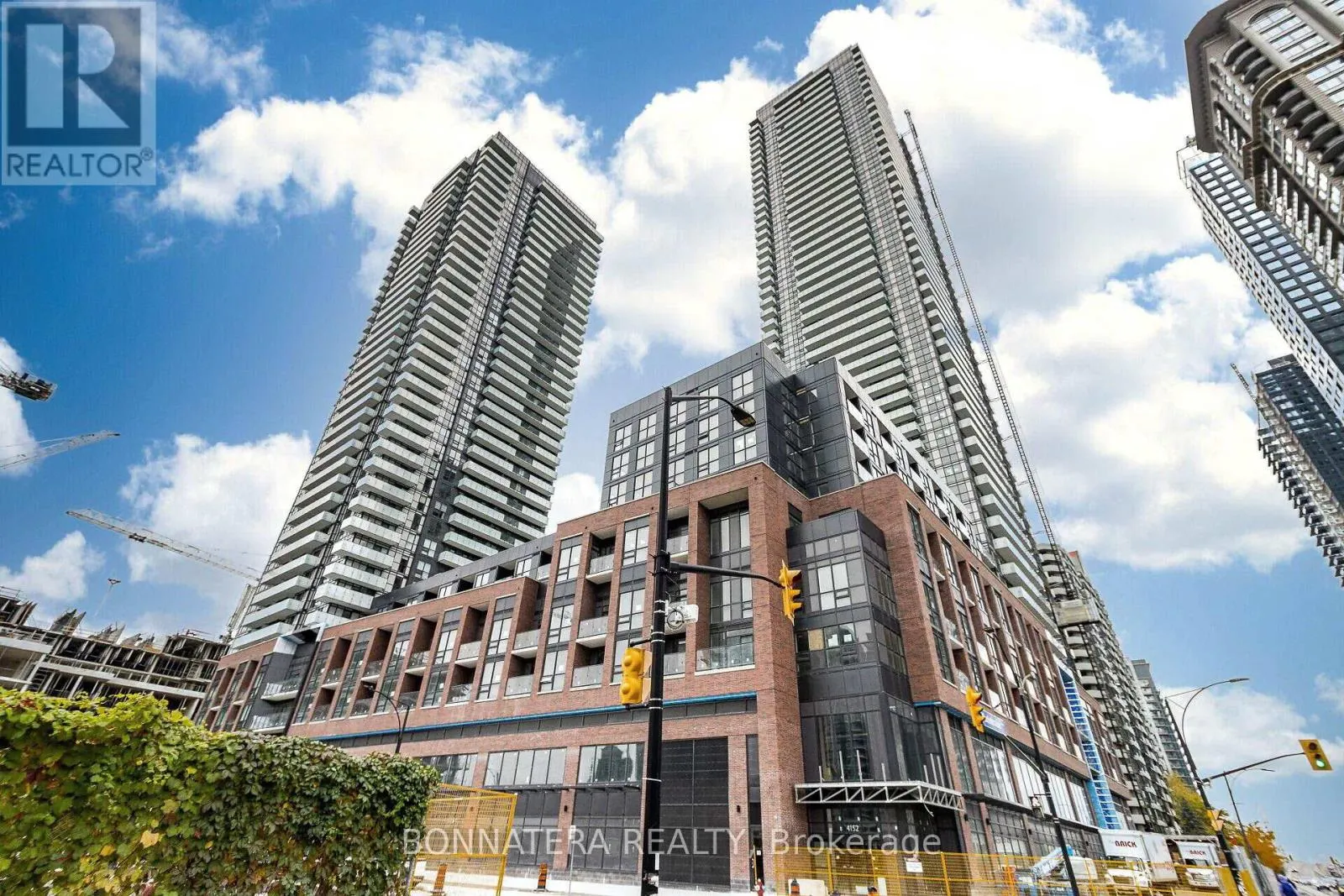3302 - 4130 PARKSIDE VILLAGE DRIVE