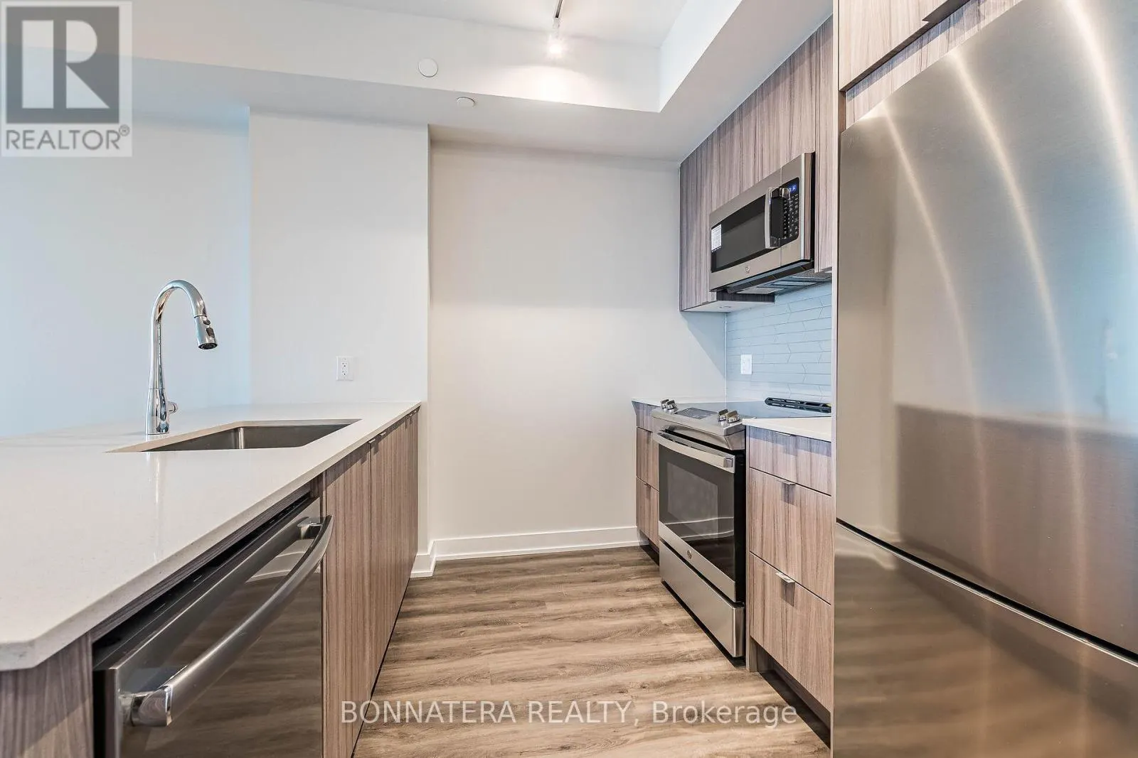 3302 - 4130 PARKSIDE VILLAGE DRIVE