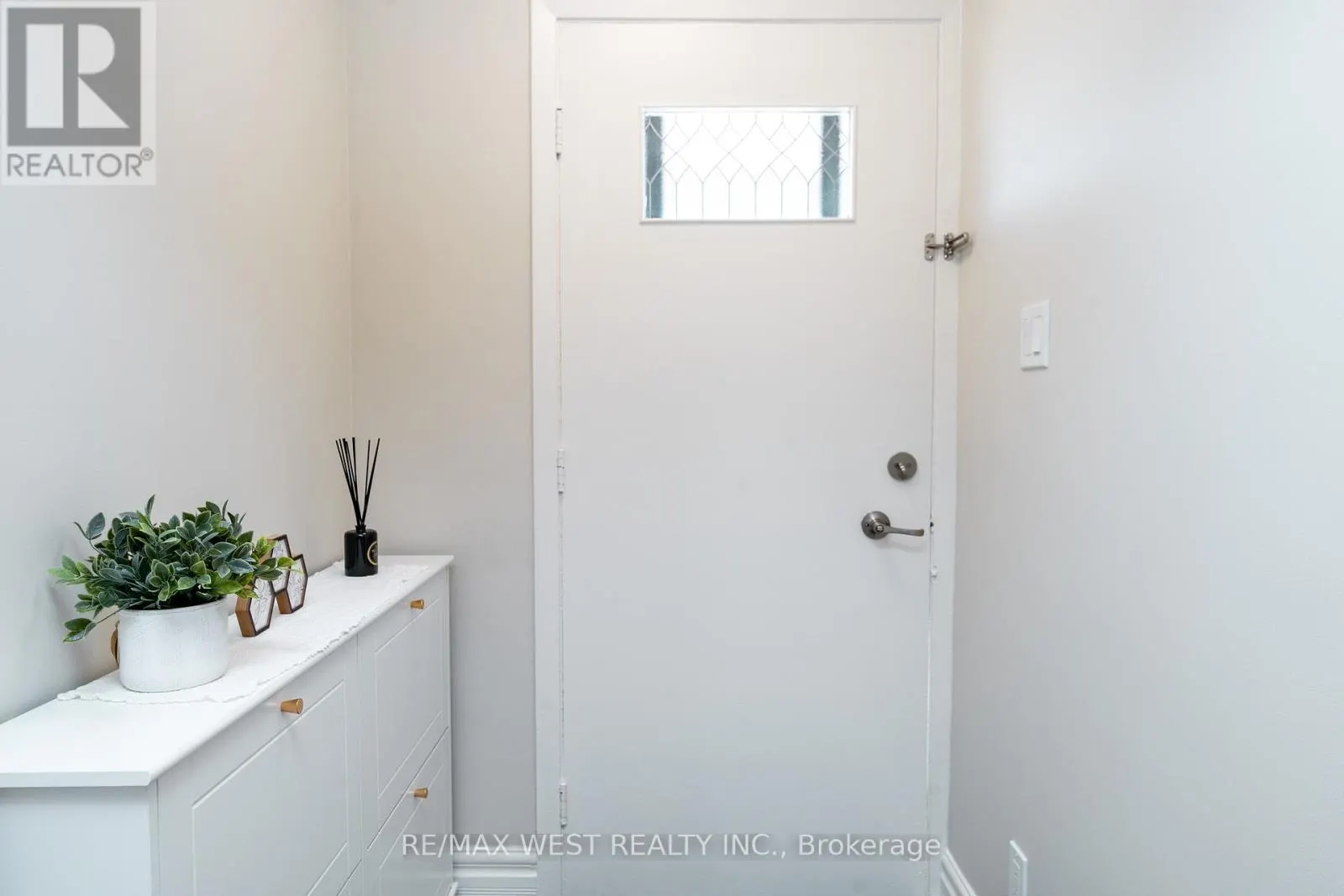 70 WHEATSHEAF CRESCENT