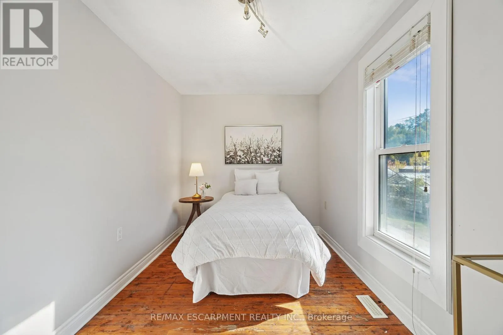 2055 EMBLETON ROAD
