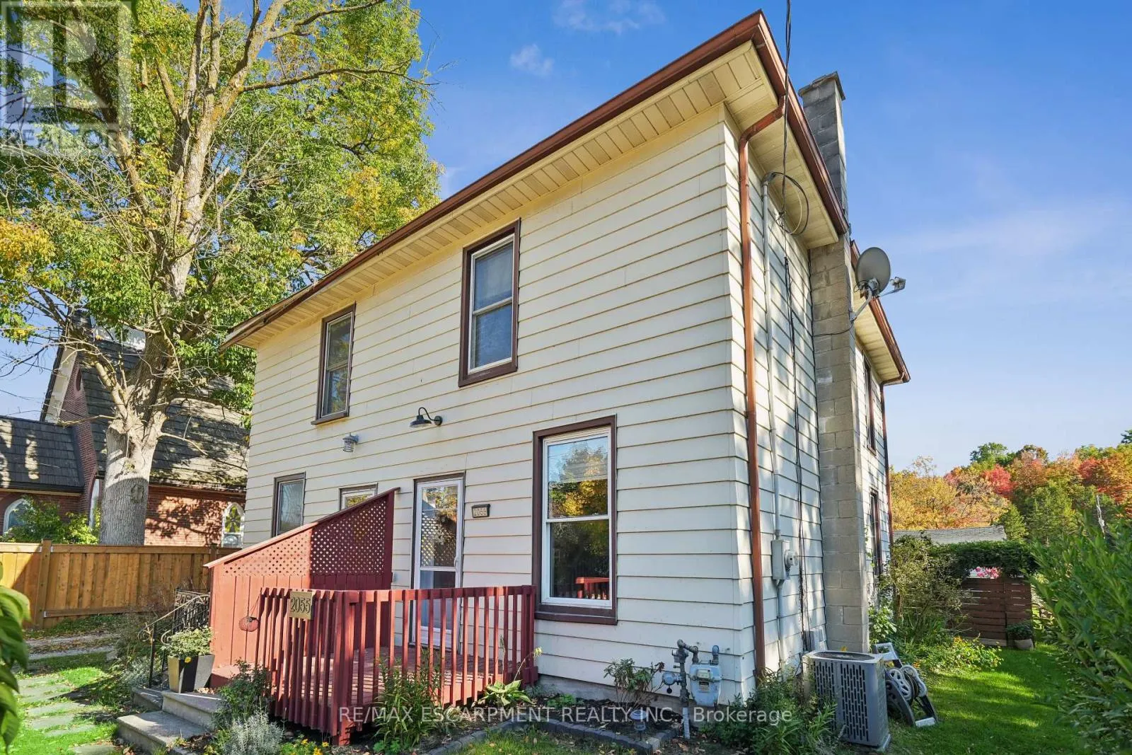 2055 EMBLETON ROAD