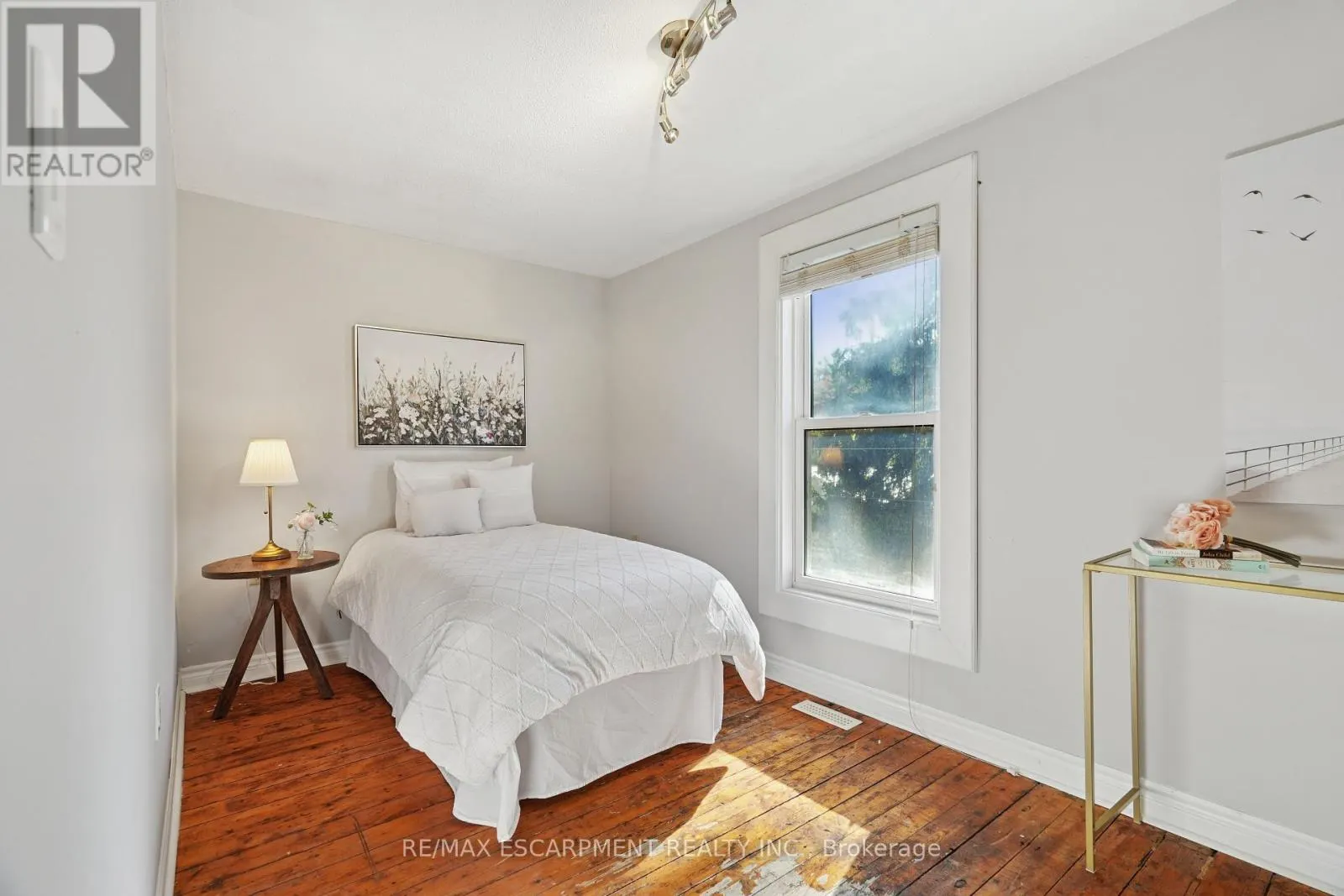 2055 EMBLETON ROAD
