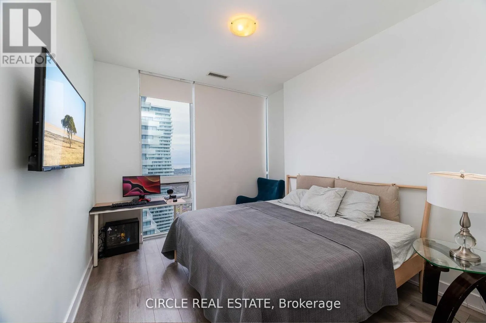 PH04 - 4011 BRICKSTONE MEWS ROAD