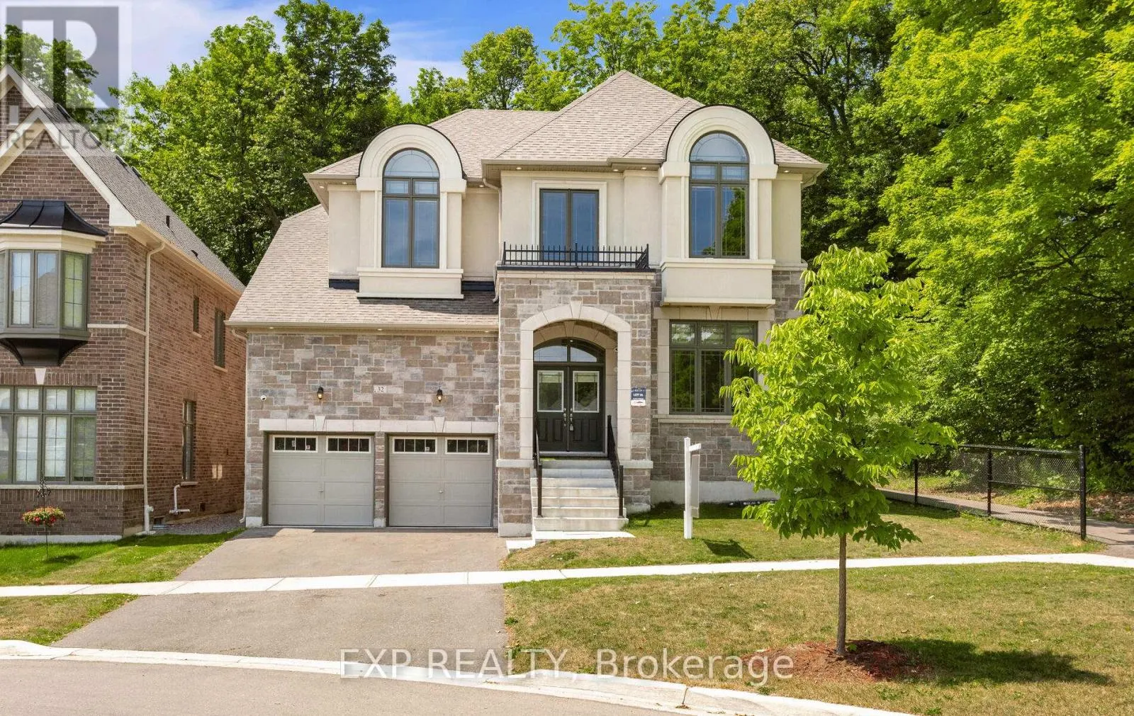 32 DAISY MEADOW CRESCENT